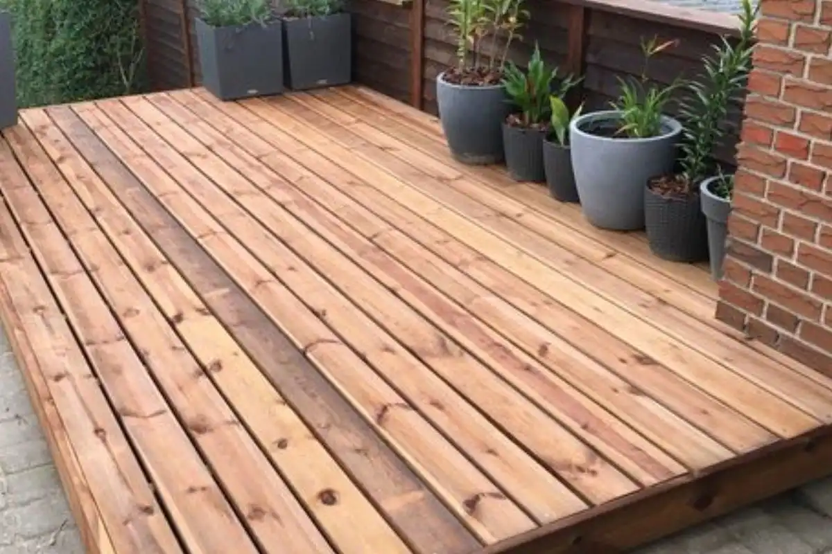 How To Get Stains Between Deck Boards? Step-by-Step Guide: