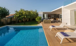How to Prepare Your Pool Deck for Painting