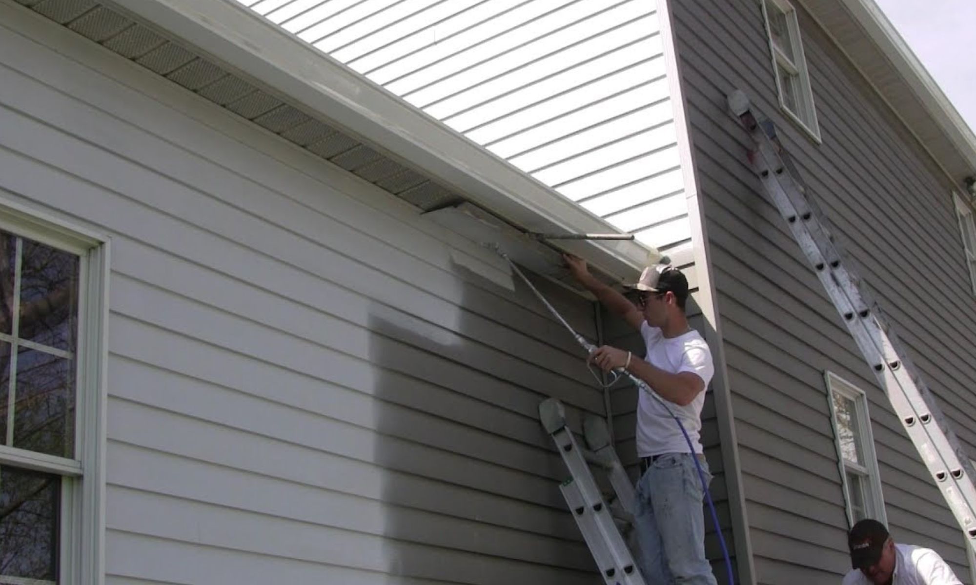 What Kind of Paint Do You Use on Aluminum Siding