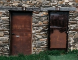 How To Give Your Metal Door A Wood Finish That Looks Authentic?